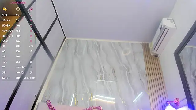 SalomeeHillsのライブXXXチャット