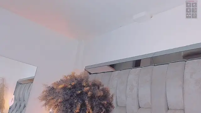 _CurlyGirl_ Webcamshow
