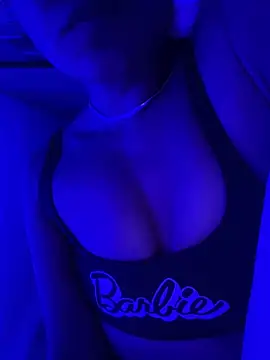 ToXxXiicBarbiie's Live XXX Chat