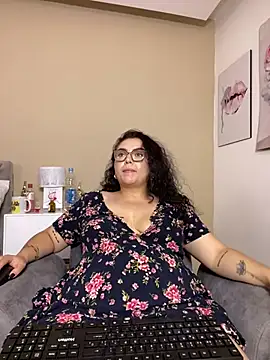AlmaraRouge Adlı Modelin Canlı XXX Sohbeti