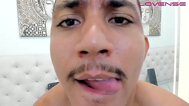 Chirs_Arthus Webcam show