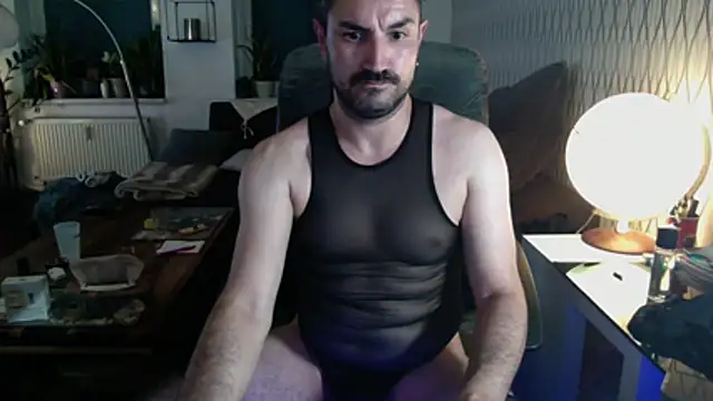 Chat +18 de tomz0819 ao vivo