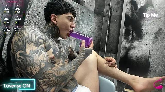 Gury_tattoo Chat XXX in diretta
