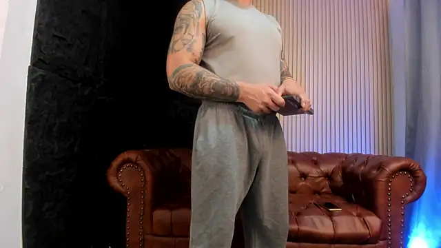 Show modela KyleNorth_ na web-kameri