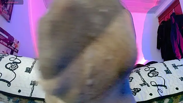 lilitth777 élő XXX-chatje