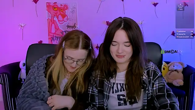 liana_kisses Webcamshow