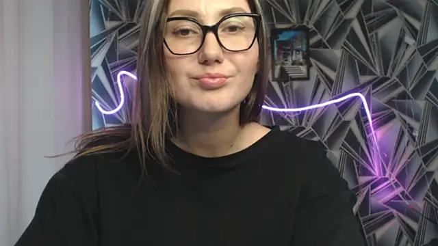NikkiKiss___ XXX чат на живо