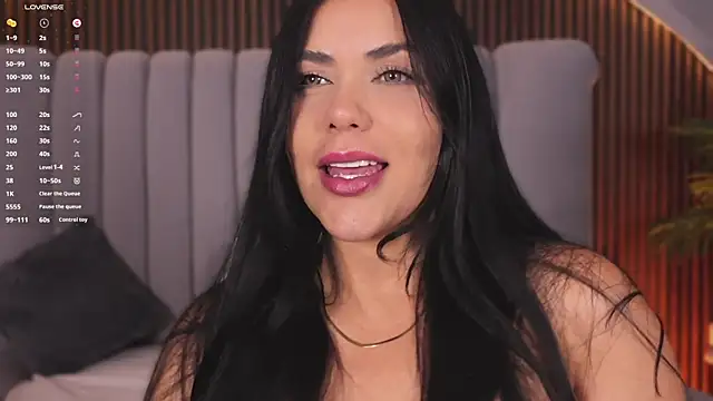 emperatriz_reyes Adlı Modelin Canlı XXX Sohbeti