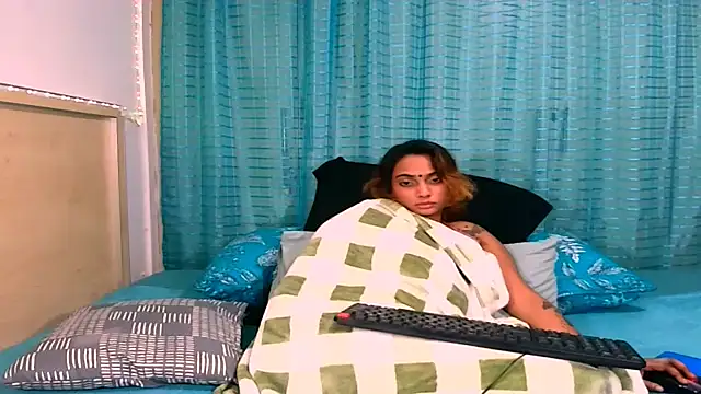 Chat +18 de sexyindianchic ao vivo