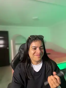 Chat +18 de JuanitaMore01 ao vivo
