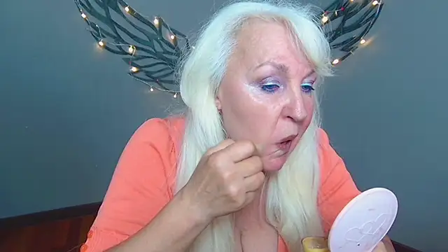 BlondyLeeBest – Naživo XXX chat
