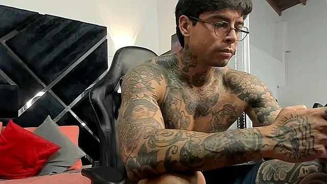 EdoardoJS live XXX chat