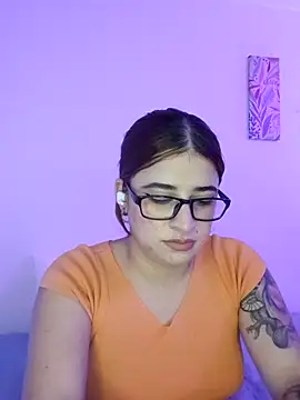 martina_connor1 Adlı Modelin Canlı XXX Sohbeti