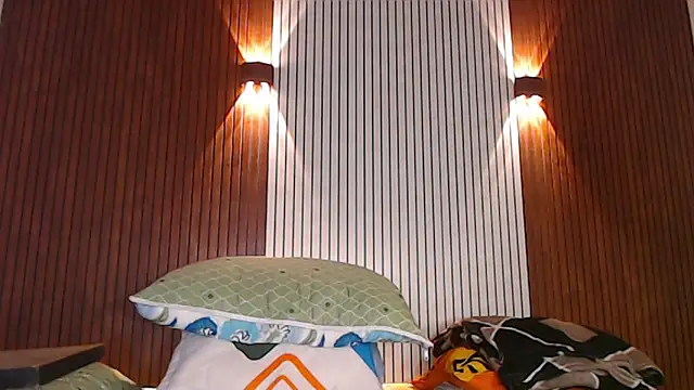 Chat +18 de NadiaWhite ao vivo