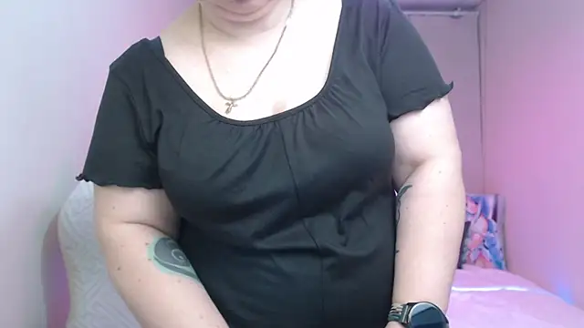 BonnnyBoobsy élő XXX-chatje