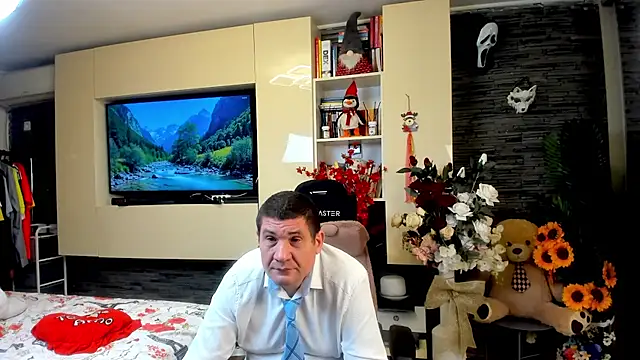 SpartacusDaddy48 webcam show