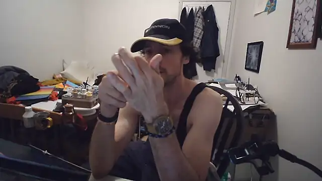 JohnnyMoves webkamerás műsora