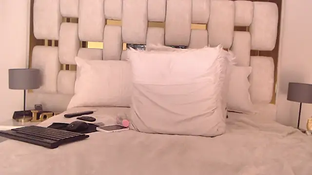 Živý XXX chat HotBellaMilf