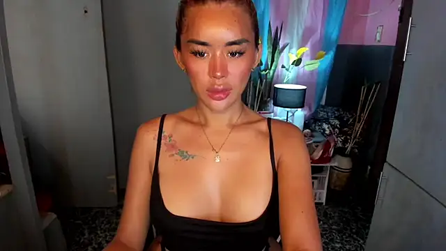 AnitaMoorHead XXX чат на живо