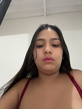 Chat +18 de Baby_morena12 ao vivo