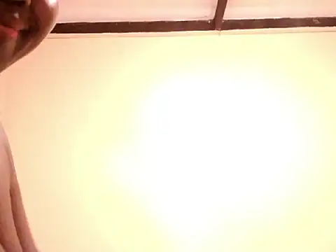 Queen_BootyXXX's Webcam Show