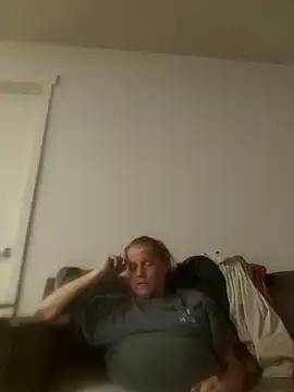 yourMasterisBored's Webcam Show