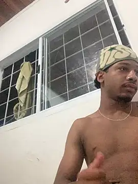 Show modela novinhodotado28 na web-kameri