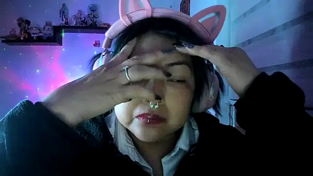 Shaddycute_ Show in webcam