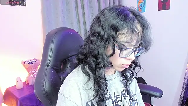 Chat XXX ao vivo de indra_cam