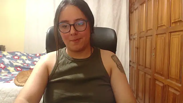 Venus_cat_ Adlı Modelin Canlı XXX Sohbeti