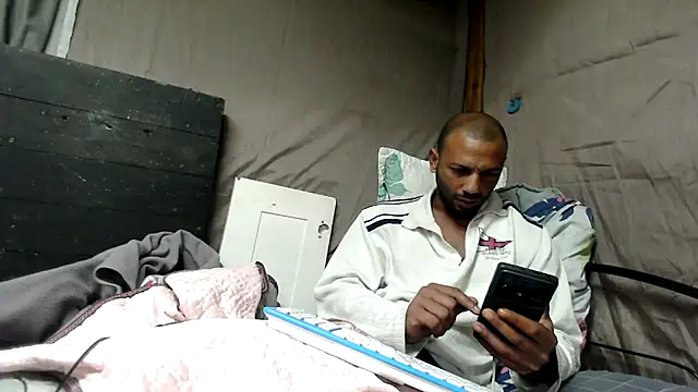 Camodick Adlı Modelin Canlı XXX Sohbeti