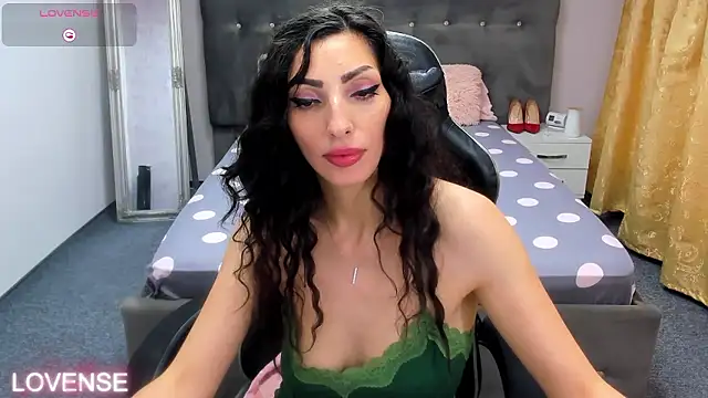 IlariaKentn Live XXX chat
