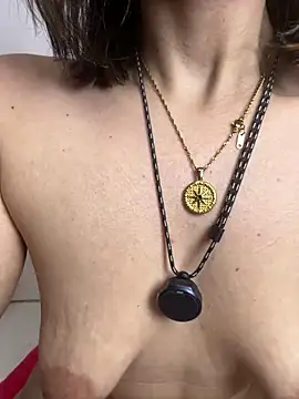 XXX chat uživo modela Zyrella