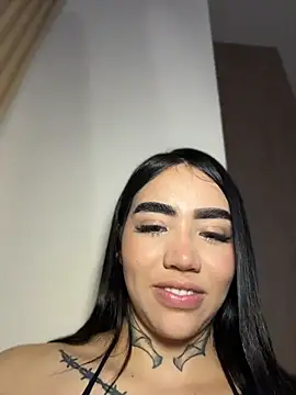 Nickiiiii Webcam Show