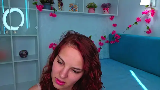 Show modela SinaHogsette na web-kameri
