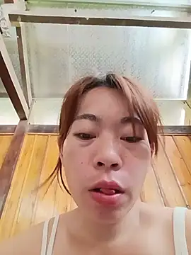 -Trinina- 在線直播表演