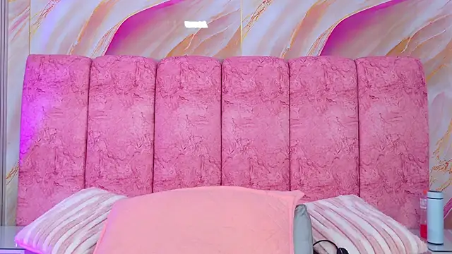 emmacurvy Chat XXX live