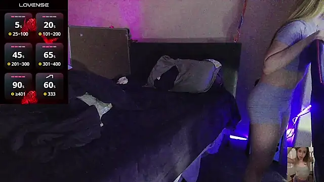 BlondiewithanassのライブXXXチャット