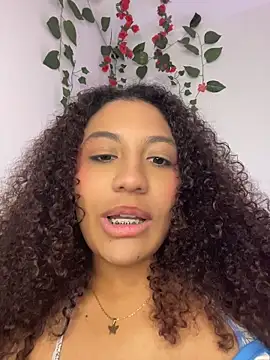 Daphnne_Curly Adlı Modelin Canlı XXX Sohbeti