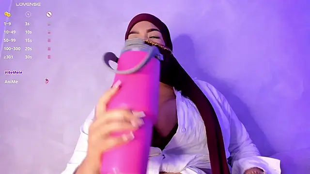 thaira_aly's Webcam Show