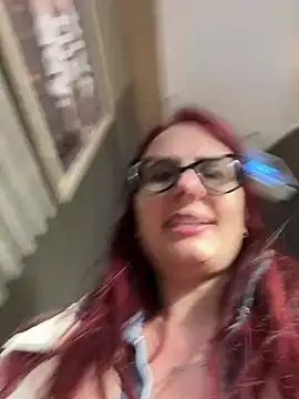 NataKitten Adlı Modelin Canlı XXX Sohbeti