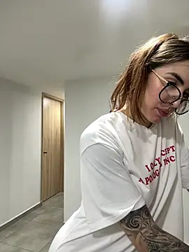 Yaii_'s Live XXX Chat