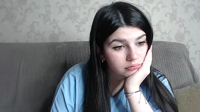 KisaModeln Live XXX chat