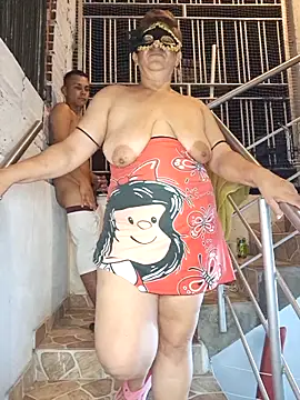 HOTANDSKINNY webcam show