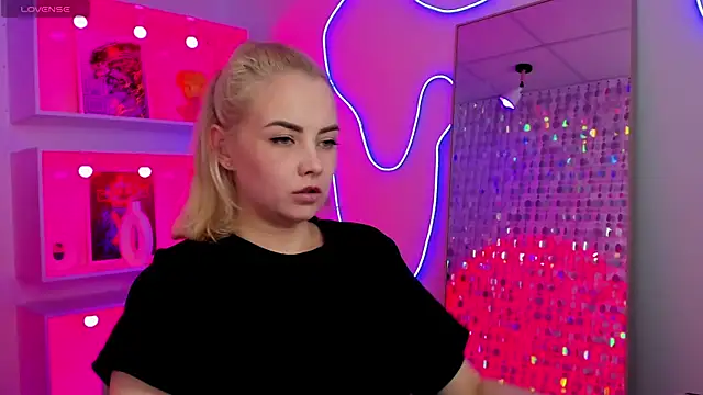 Онлайн чат XXX StephanieSweety