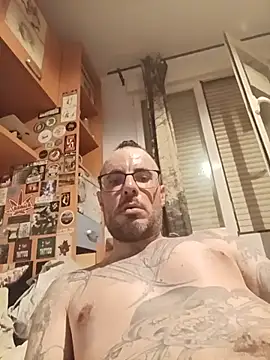 Chatroom XXX en direct de MrFumao