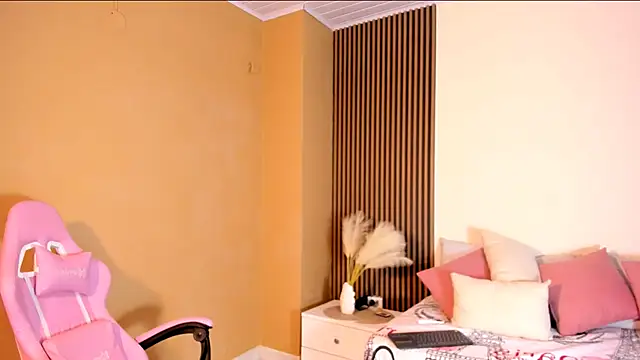 LizzCherrie Webcam show