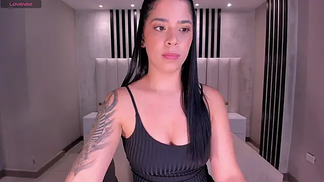 XXX chat uživo modela LucyCarter1