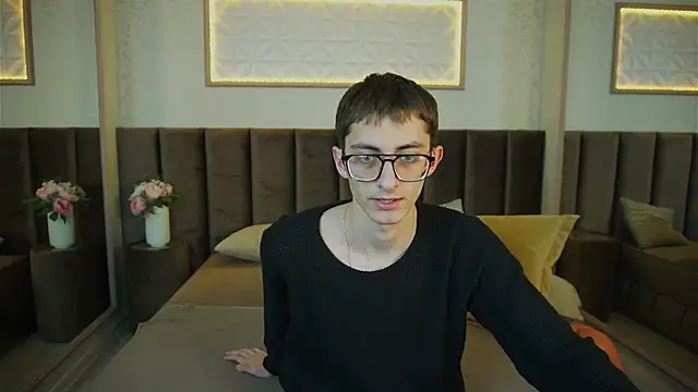 عر ض كام RonBevs