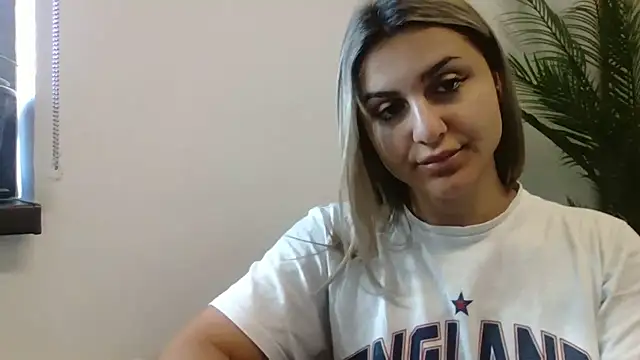 NicolePlay 现场XXX聊天